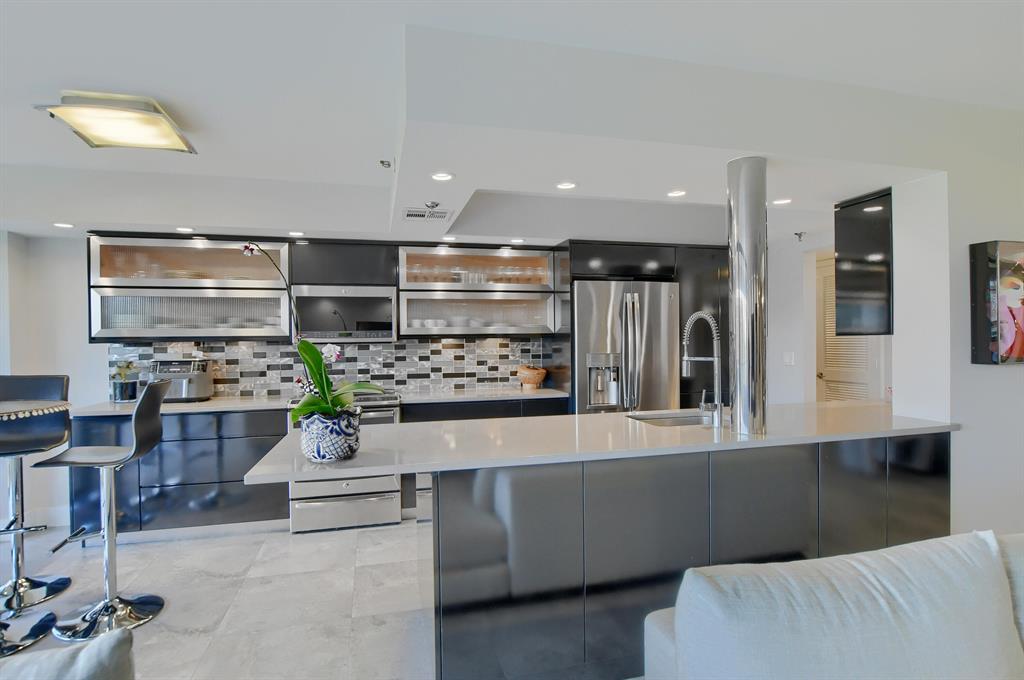 LAUREL OAKS - Residential