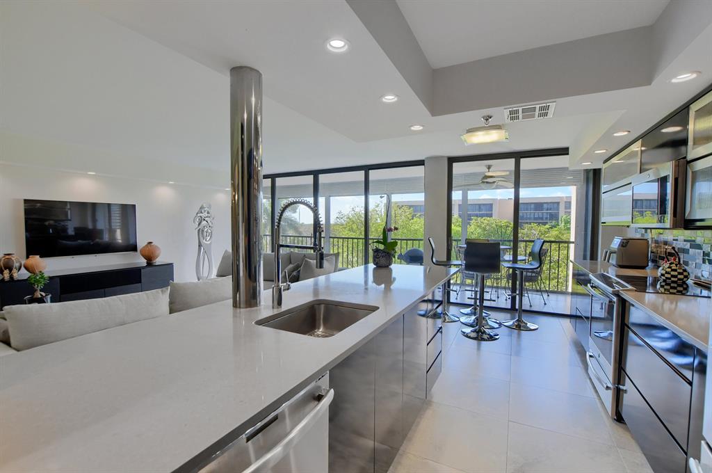 LAUREL OAKS - Residential