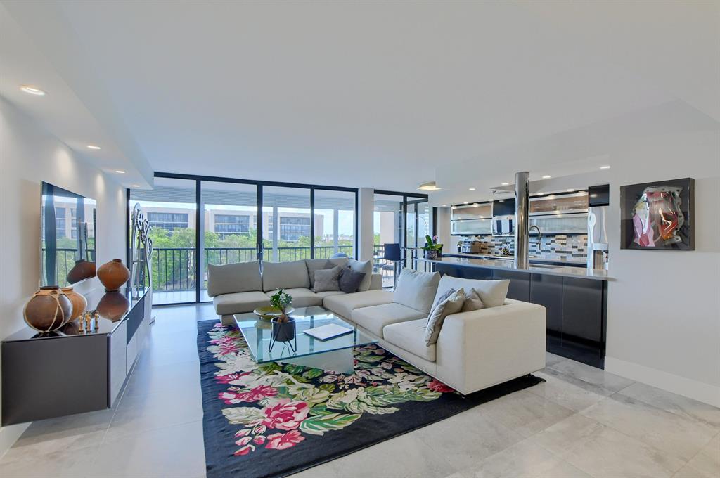 LAUREL OAKS - Residential