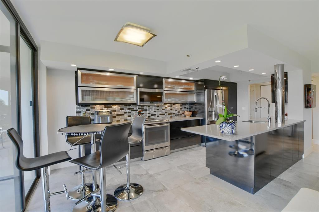 LAUREL OAKS - Residential