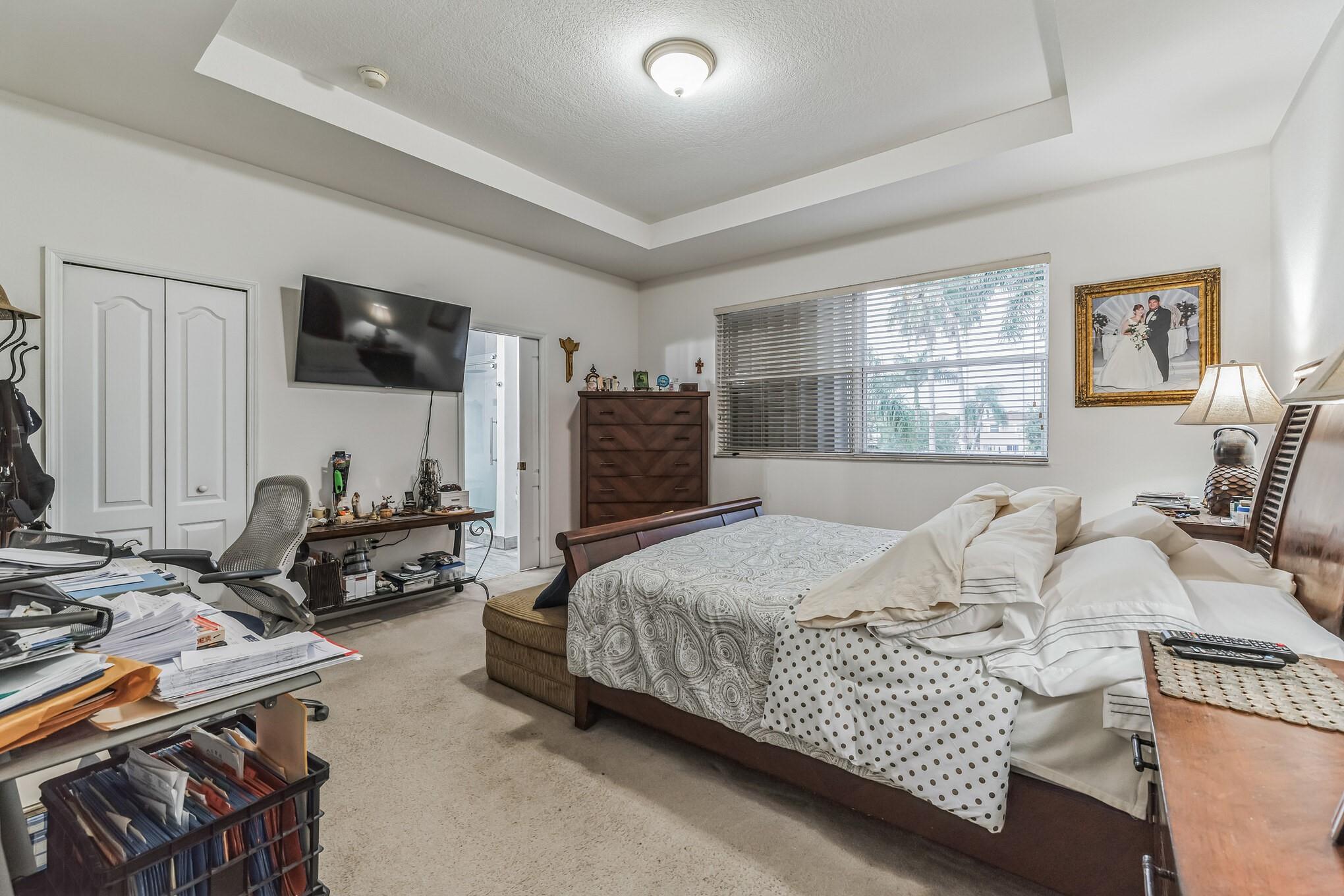 TAMIAMI TRAIL - Residential