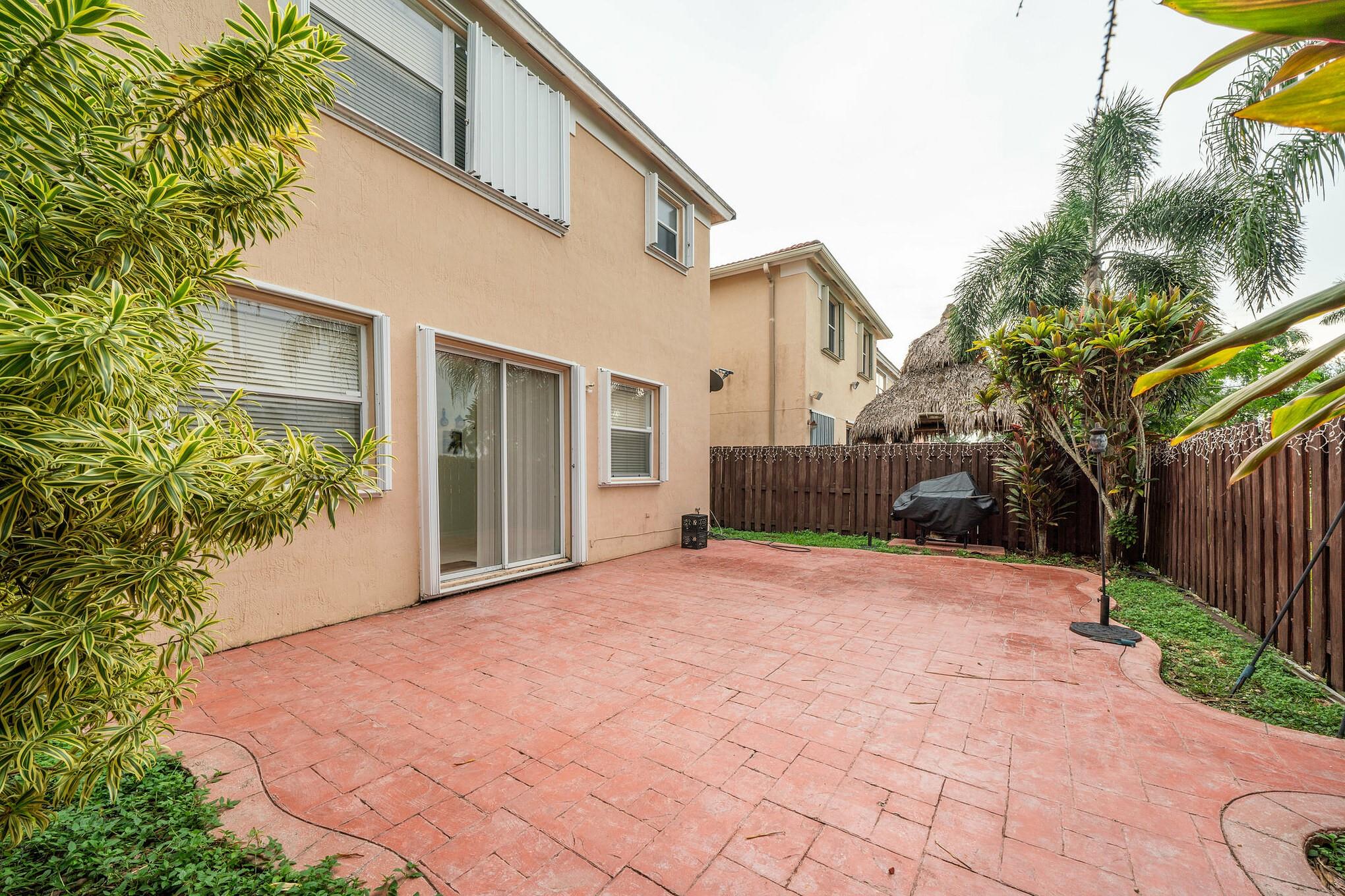 TAMIAMI TRAIL - Residential