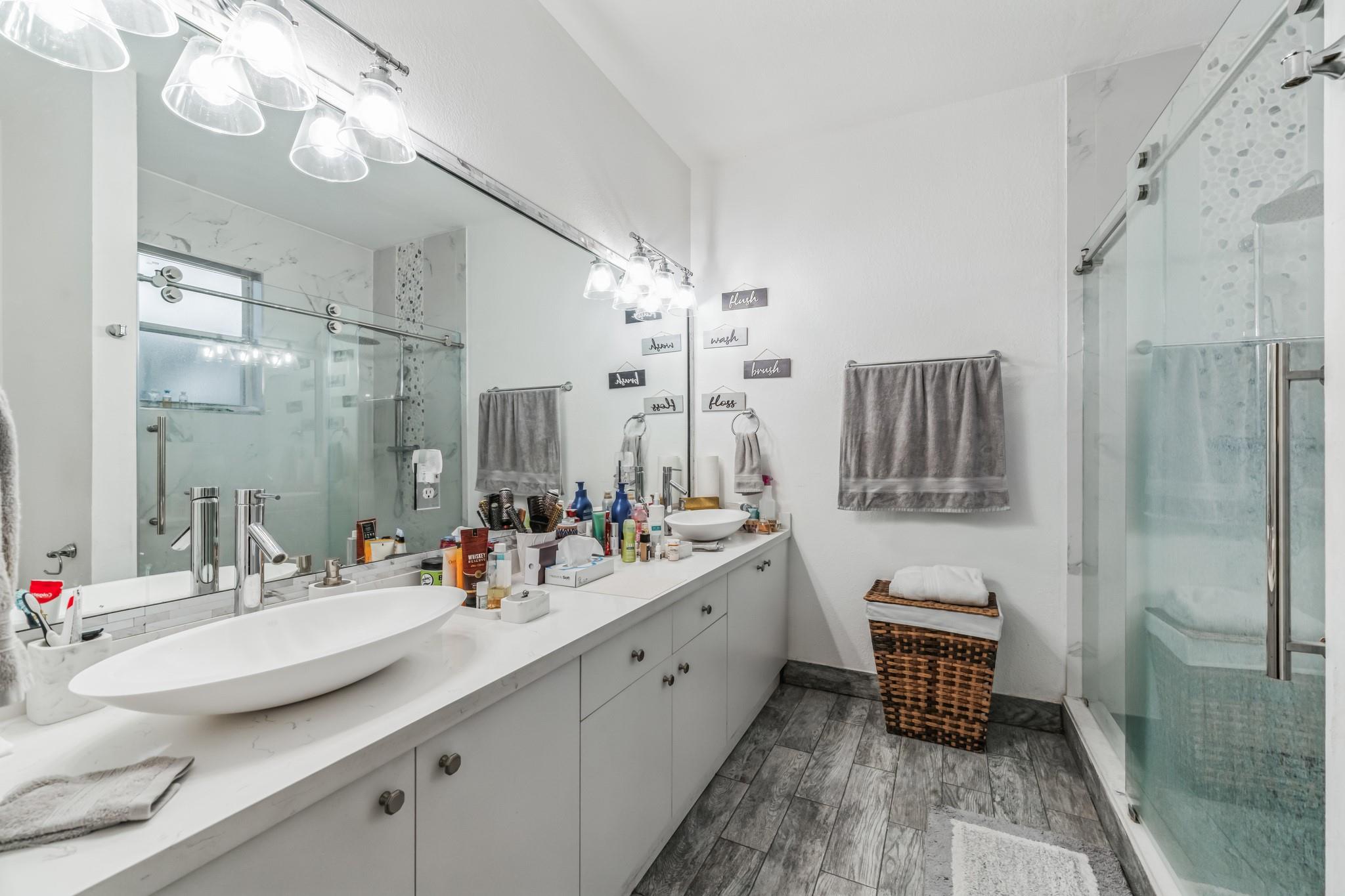 TAMIAMI TRAIL - Residential