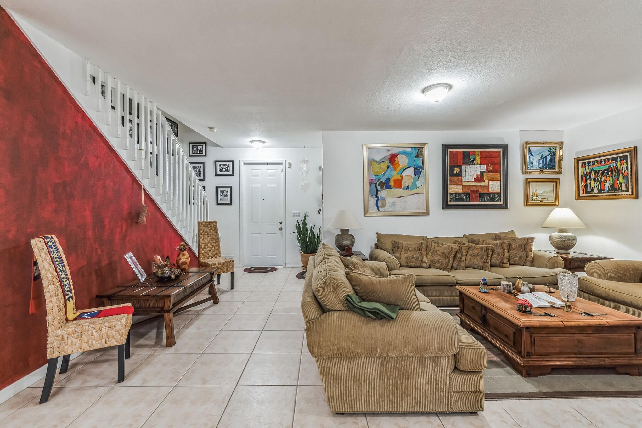 TAMIAMI TRAIL - Residential