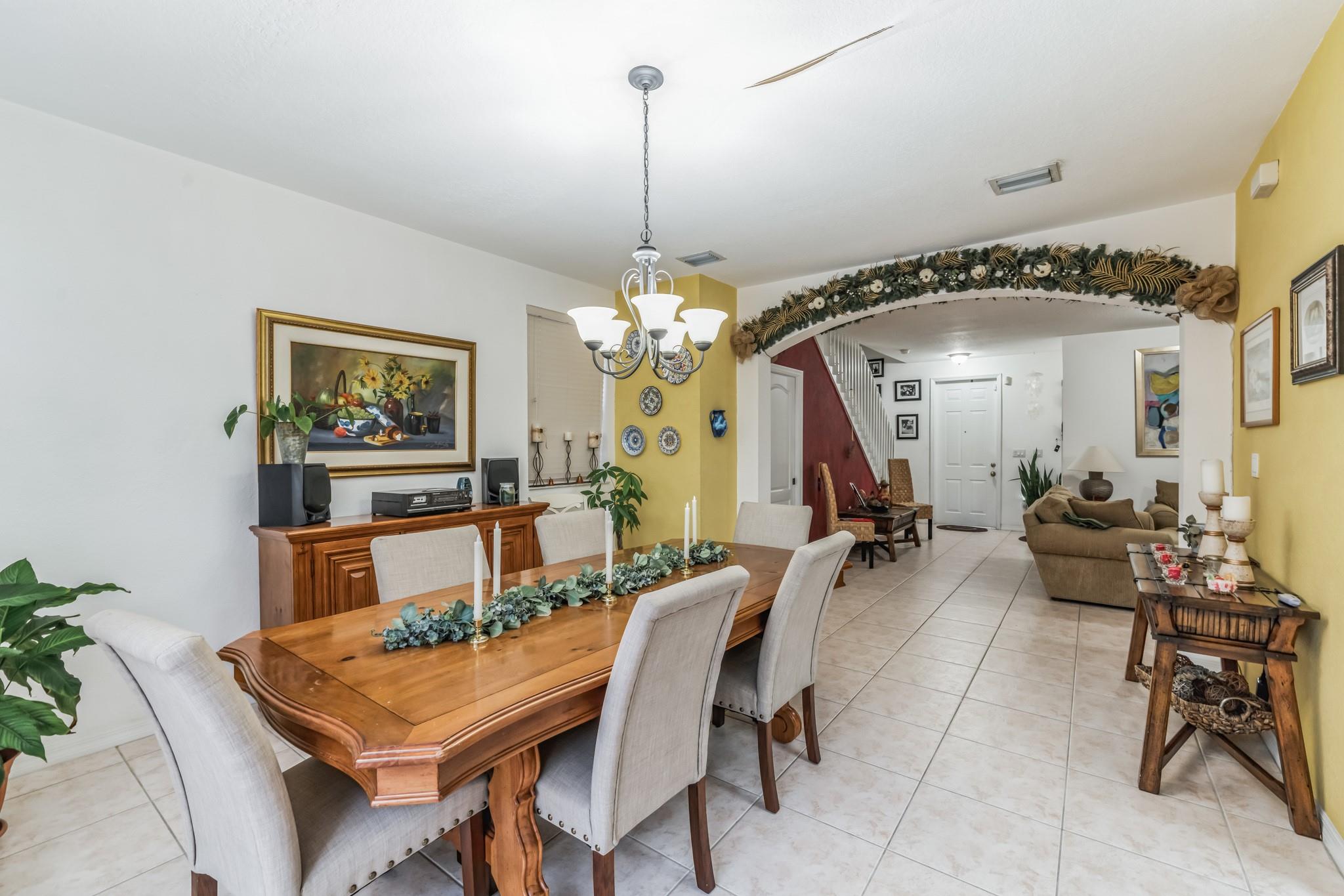 TAMIAMI TRAIL - Residential