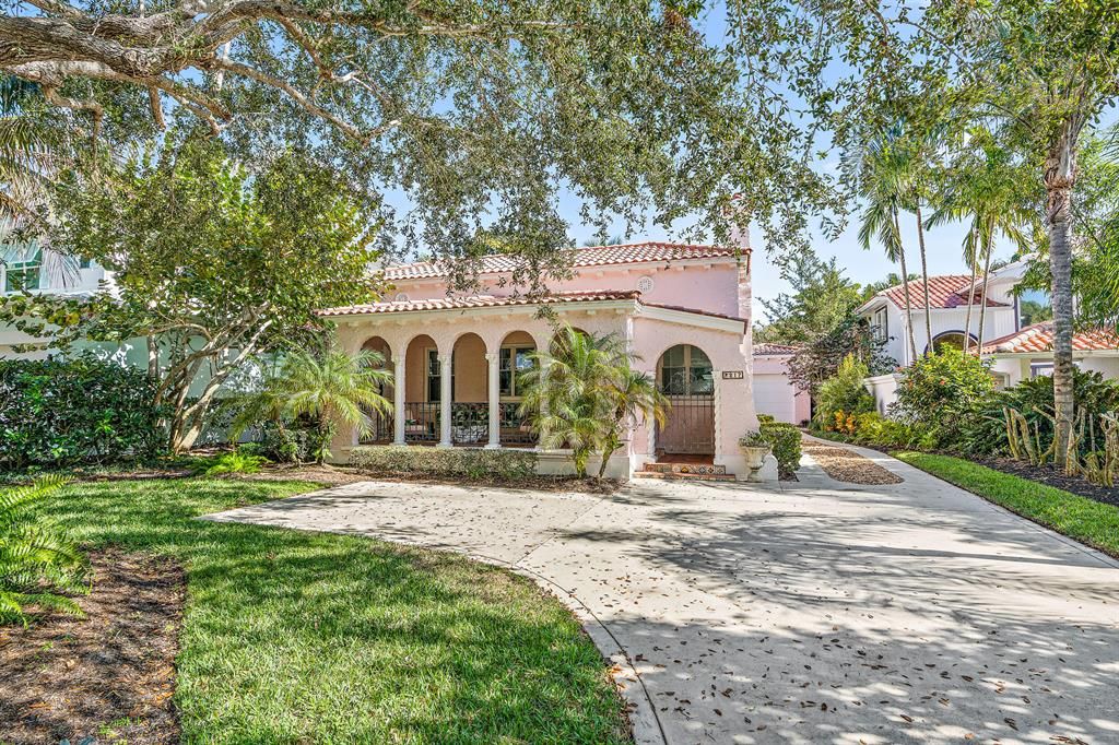 Photo of 217 SE Coconut Avenue, Stuart, FL 34996 (MLS # R10878122)