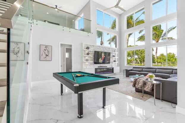 ISLES AT WELLINGTON 3 - Residential Lease