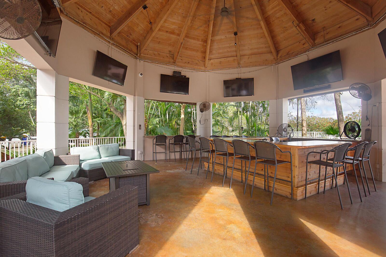 LAS FLORES - Residential