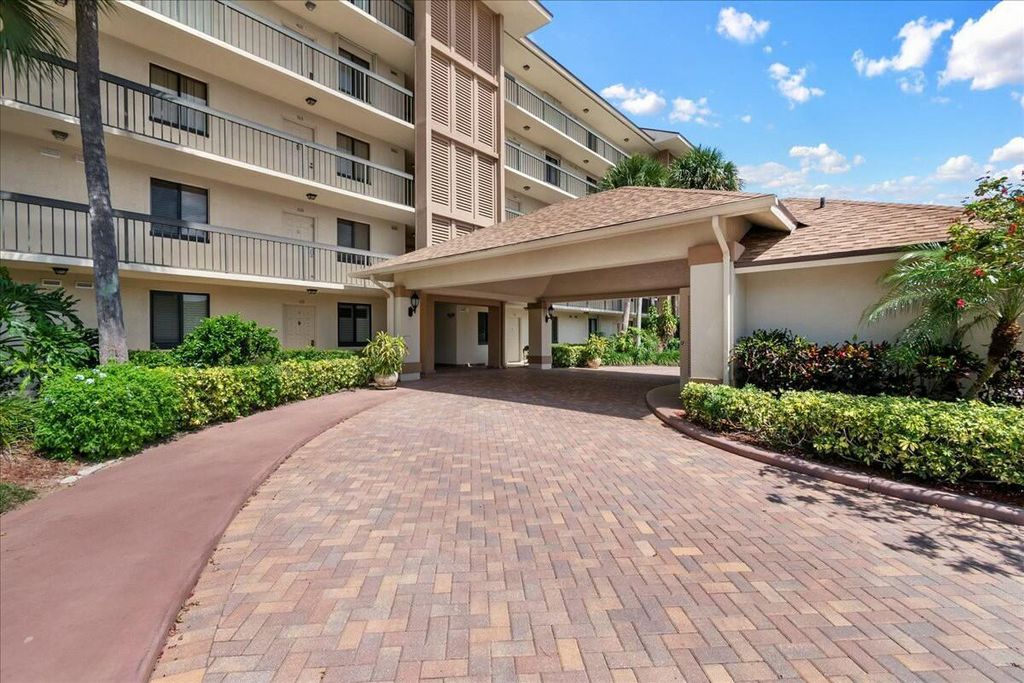 Photo of 2601 Marina Isle Way #103, Jupiter, FL 33477 (MLS # R11081935)