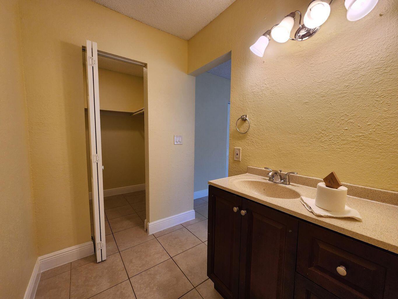 4471 SW 54th Court 1a-2b