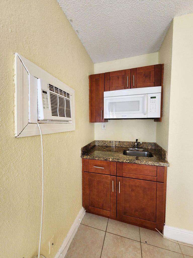 4471 SW 54th Court 1a-2b