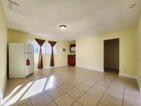 4471 SW 54th Court 1a-2b Dania Beach FL 33004