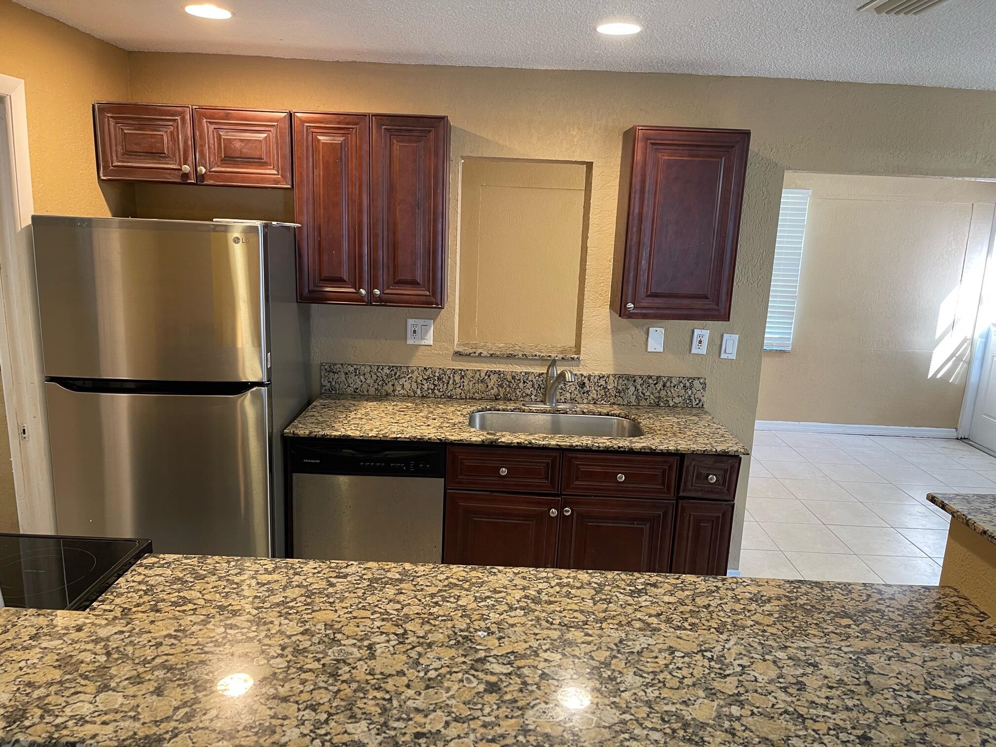 FEDERAL GARDENS 4 - Residential Lease