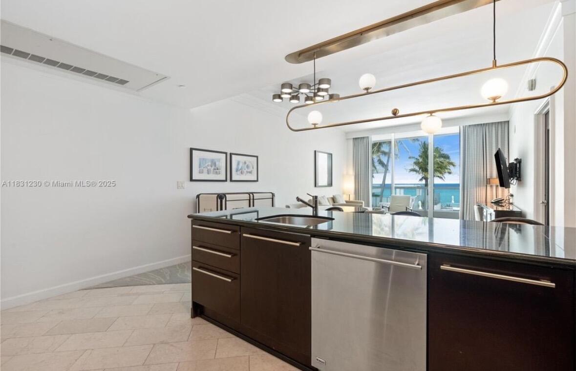 FONTAINEBLEAU III OCEAN C - Residential