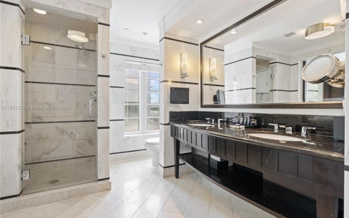 FONTAINEBLEAU III OCEAN C - Residential