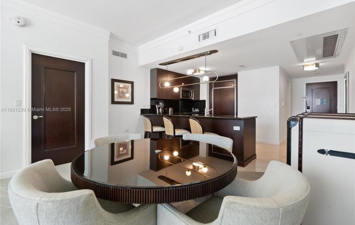 FONTAINEBLEAU III OCEAN C - Residential