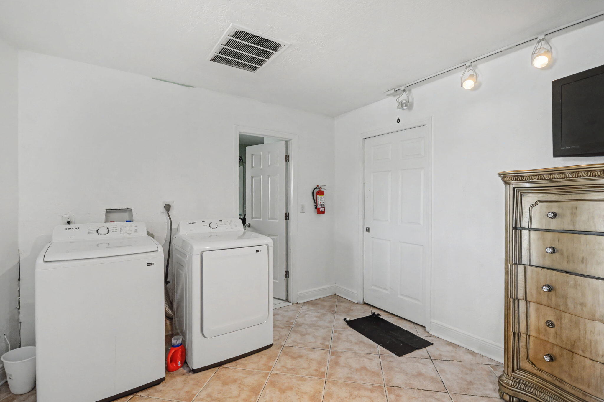 LYNDON LANES 2 - Residential