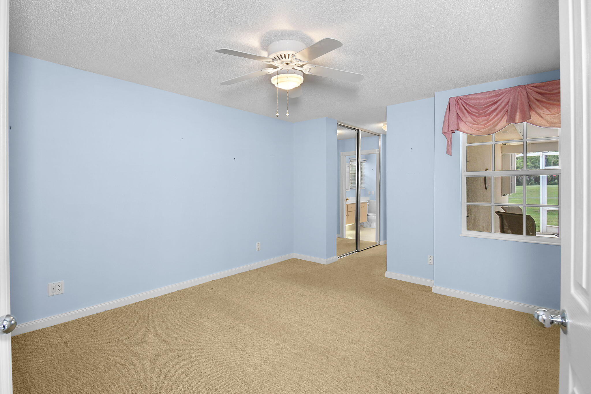 DOUBLE TREE - Residential