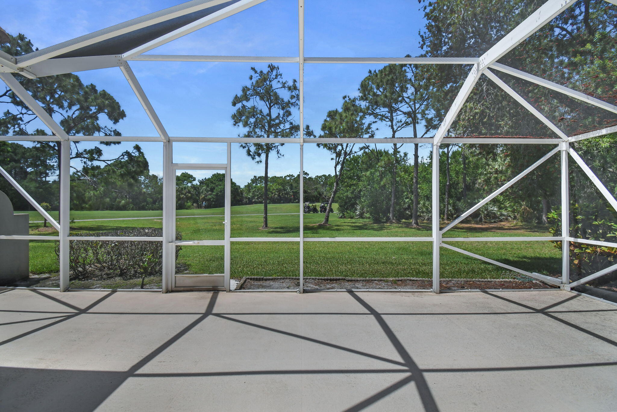 DOUBLE TREE - Residential