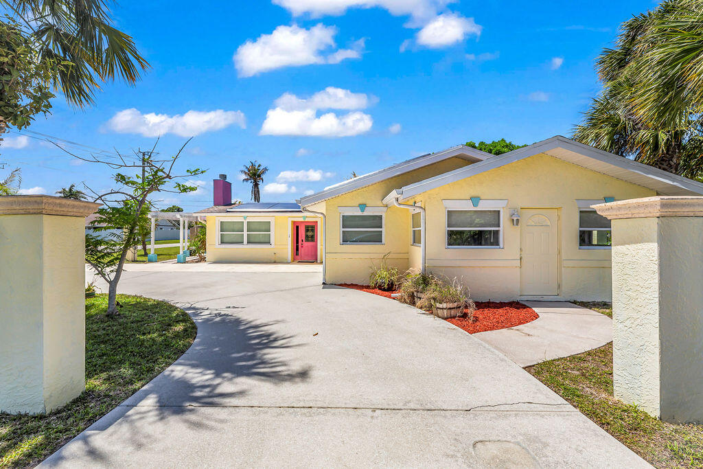 614 SE Flamingo Avenue