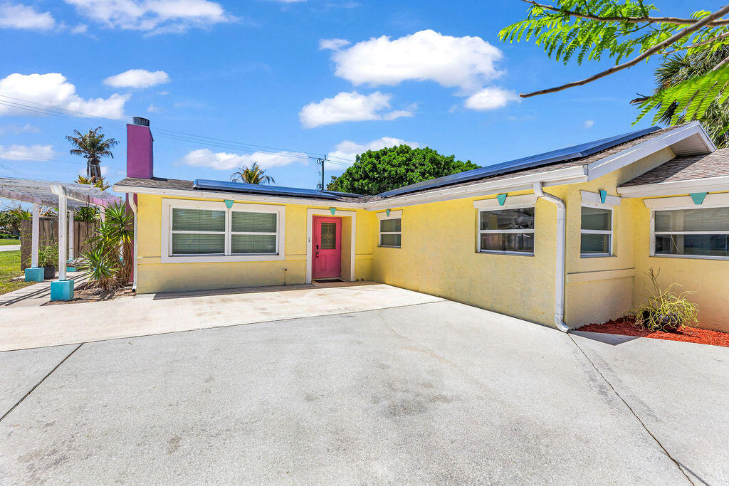 614 SE Flamingo Avenue