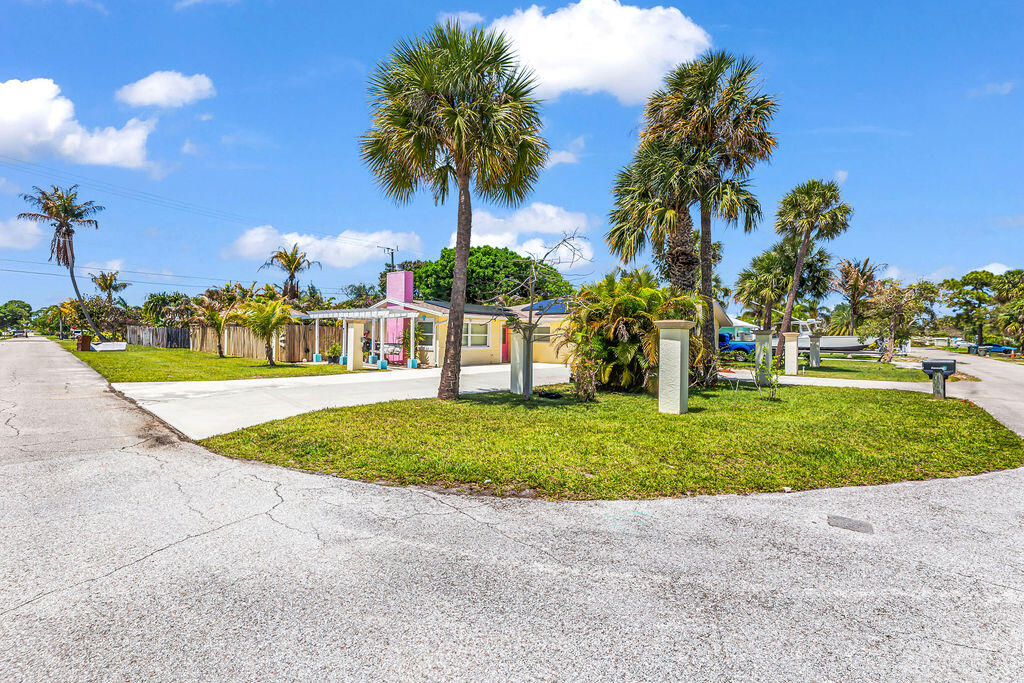 BROADWAY SECTION OF ST LUCIE ESTATES SUBDIVISION - Residential