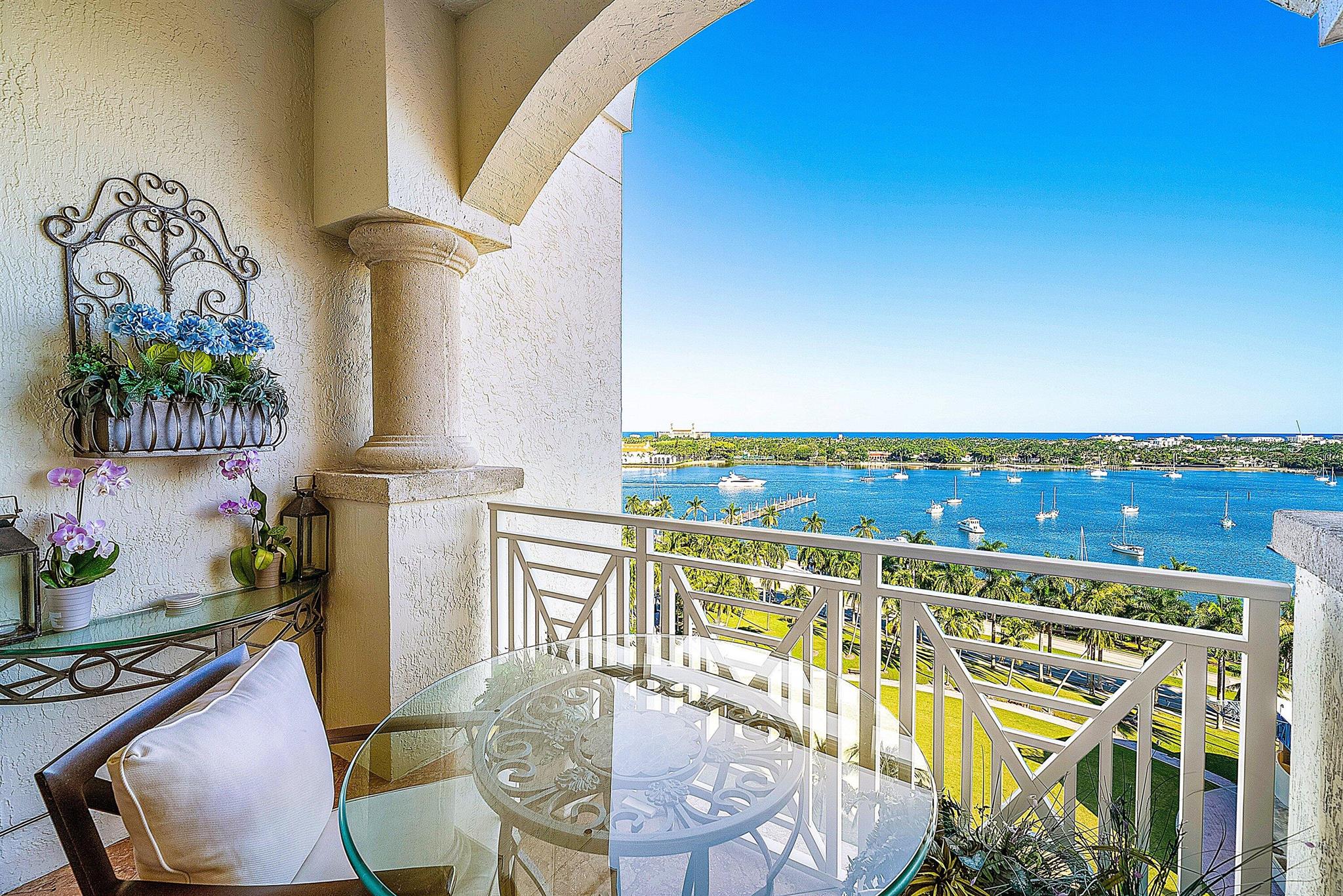 ESPLANADE GRANDE CONDO - Residential