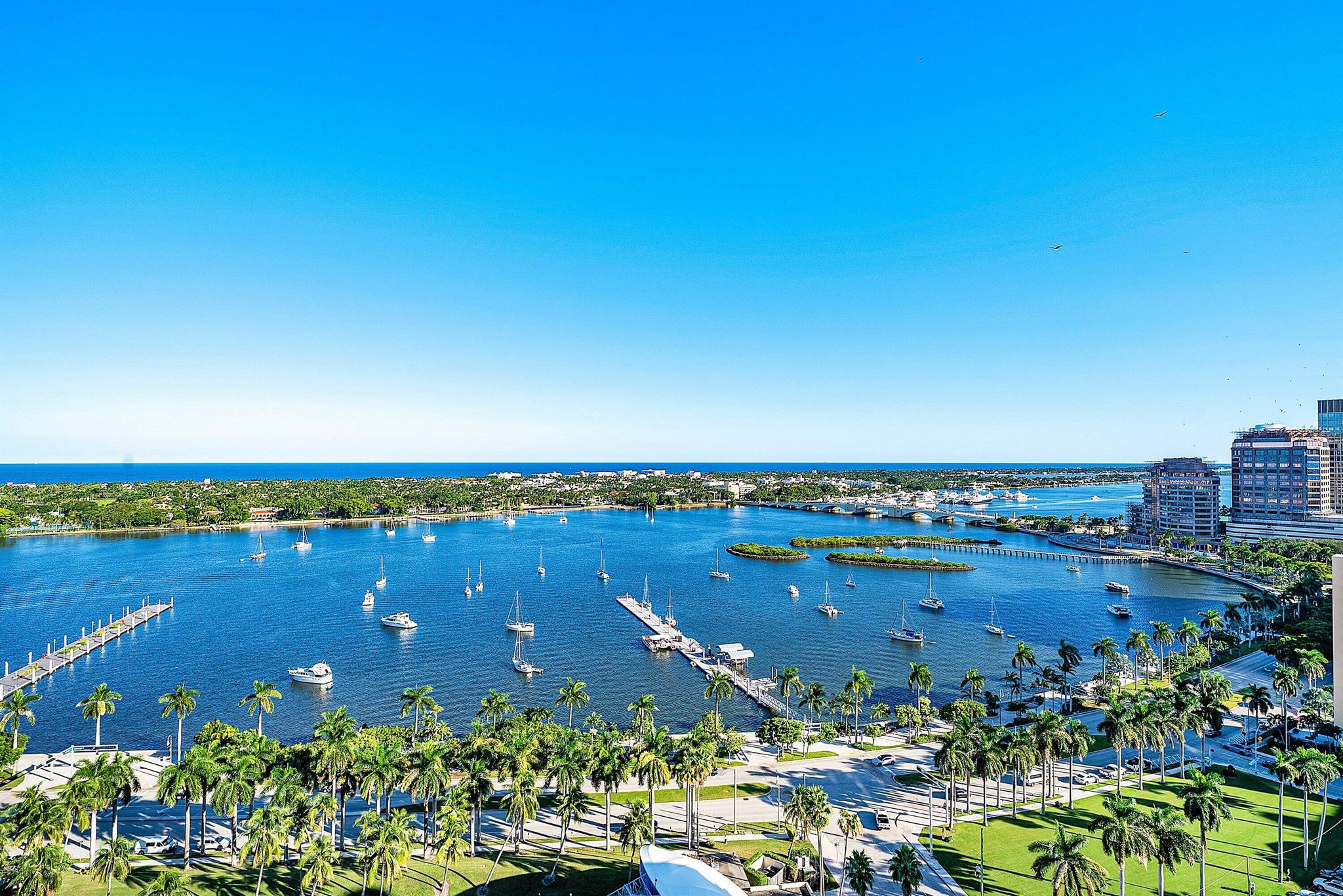 ESPLANADE GRANDE CONDO - Residential