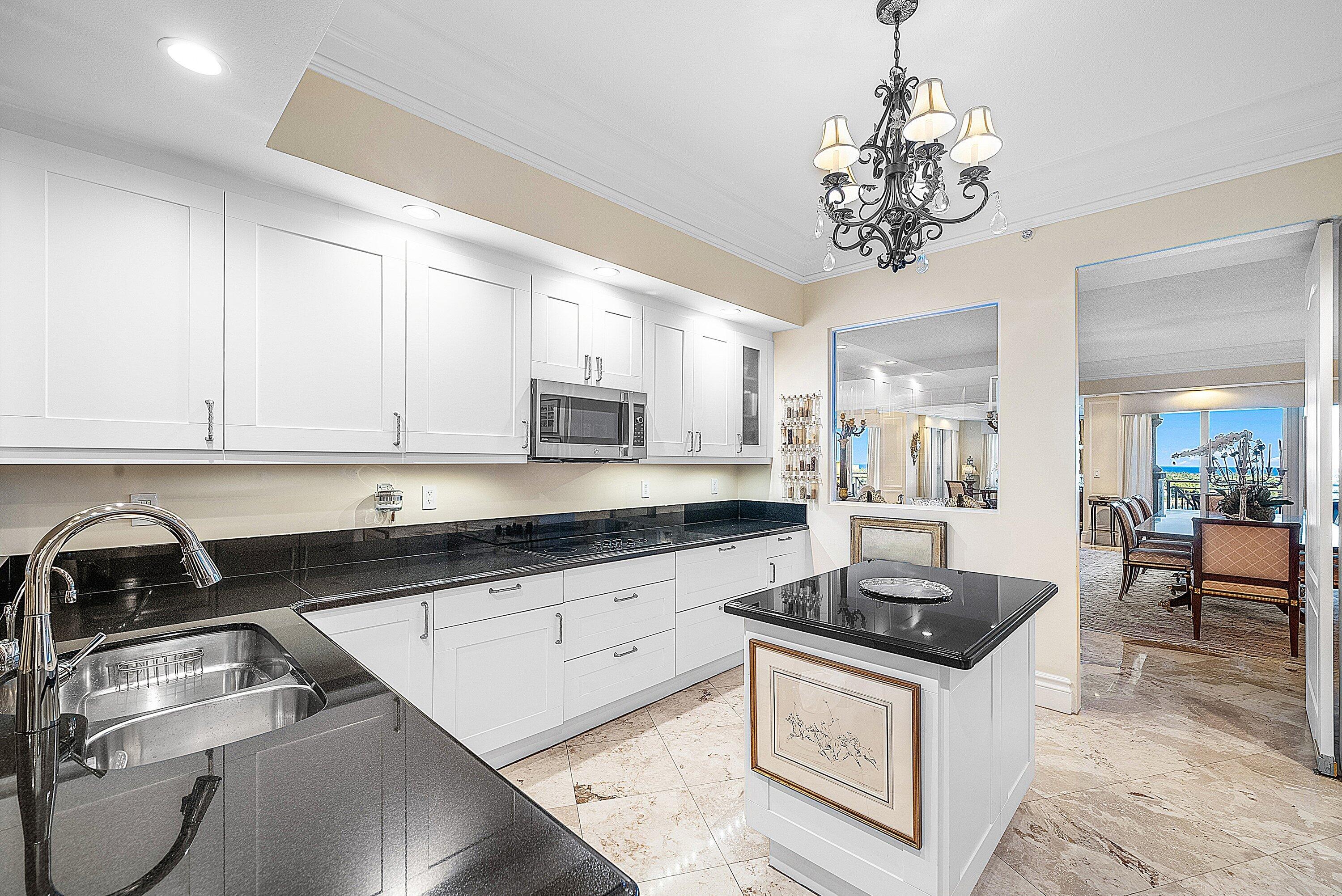 ESPLANADE GRANDE CONDO - Residential