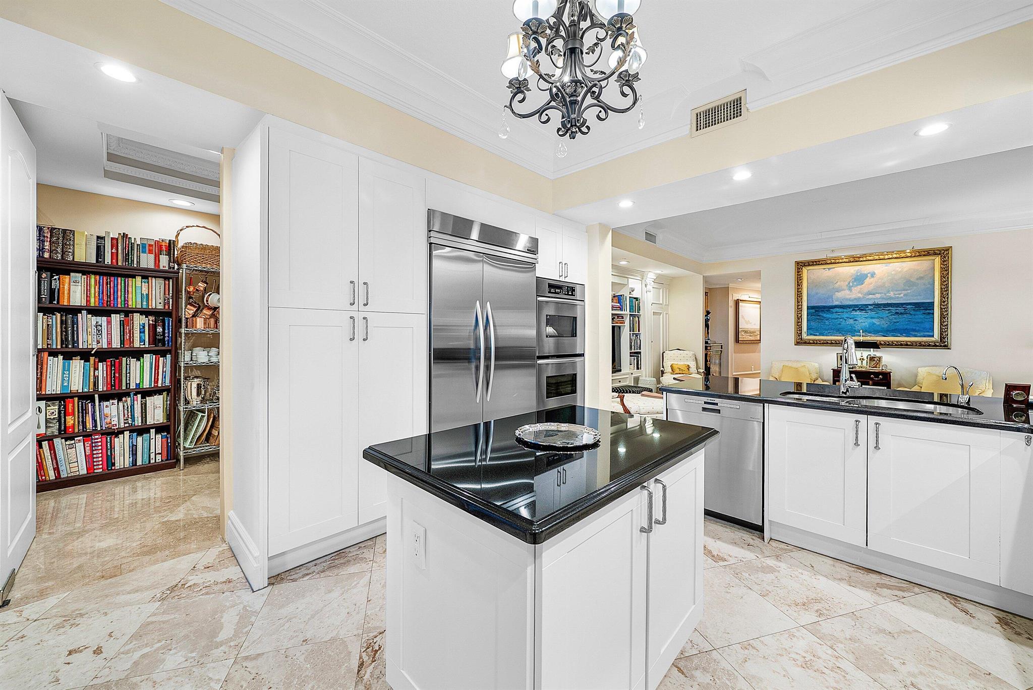 ESPLANADE GRANDE CONDO - Residential