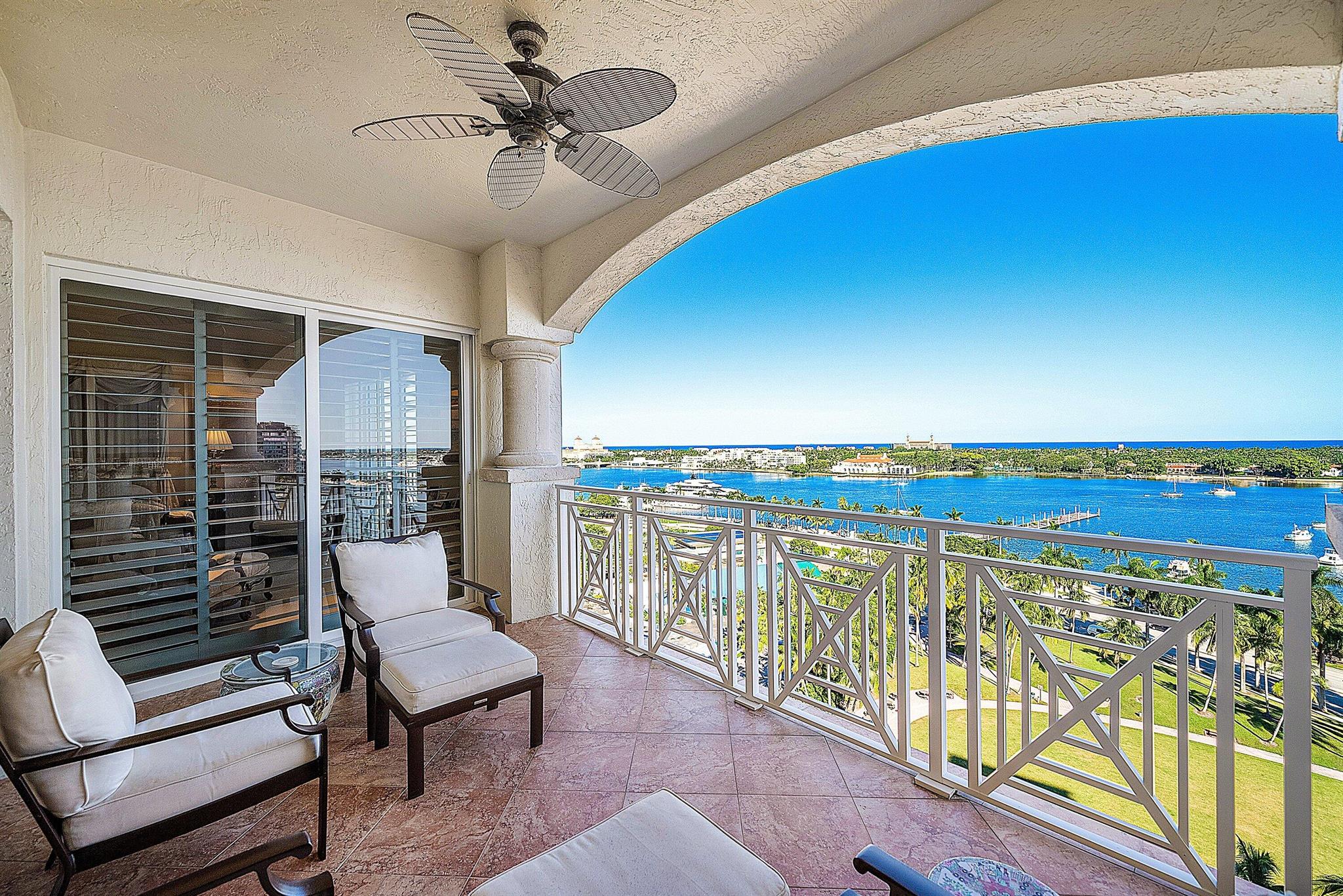 ESPLANADE GRANDE CONDO - Residential