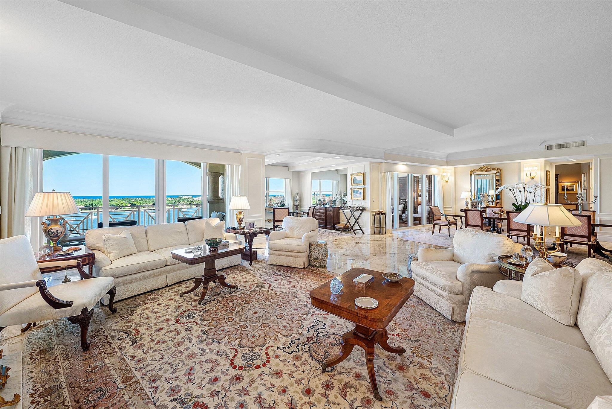 ESPLANADE GRANDE CONDO - Residential