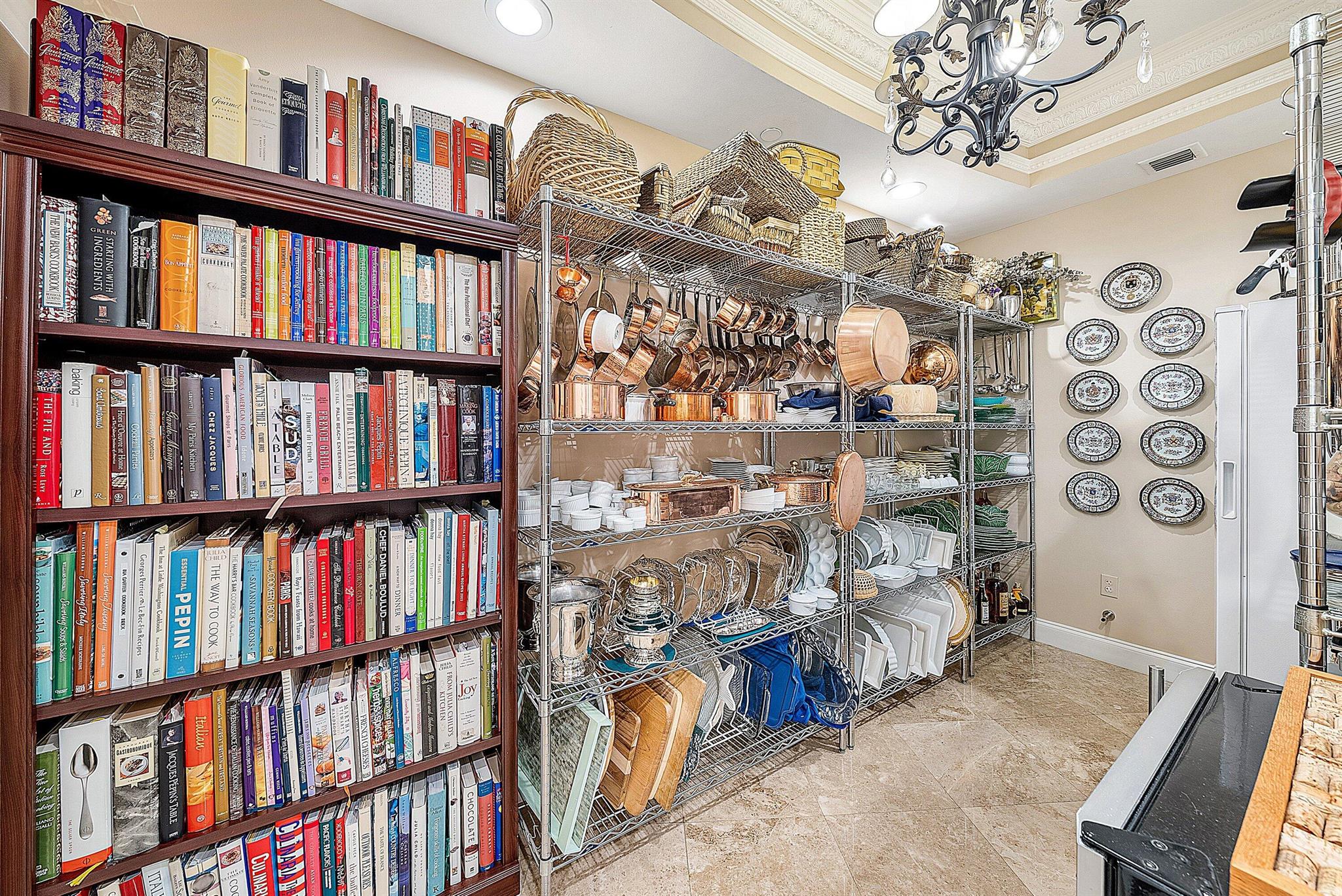 ESPLANADE GRANDE CONDO - Residential