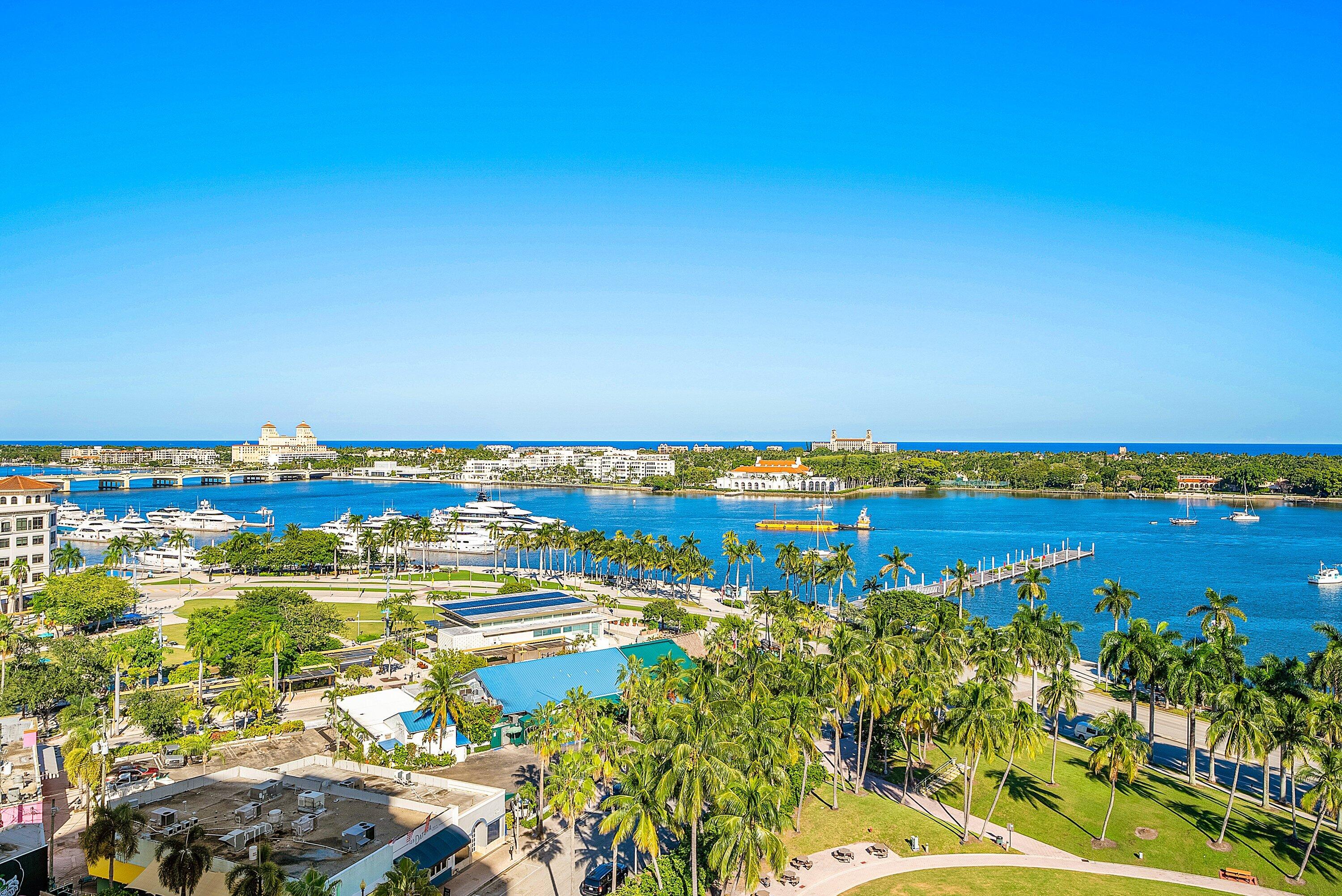 ESPLANADE GRANDE CONDO - Residential