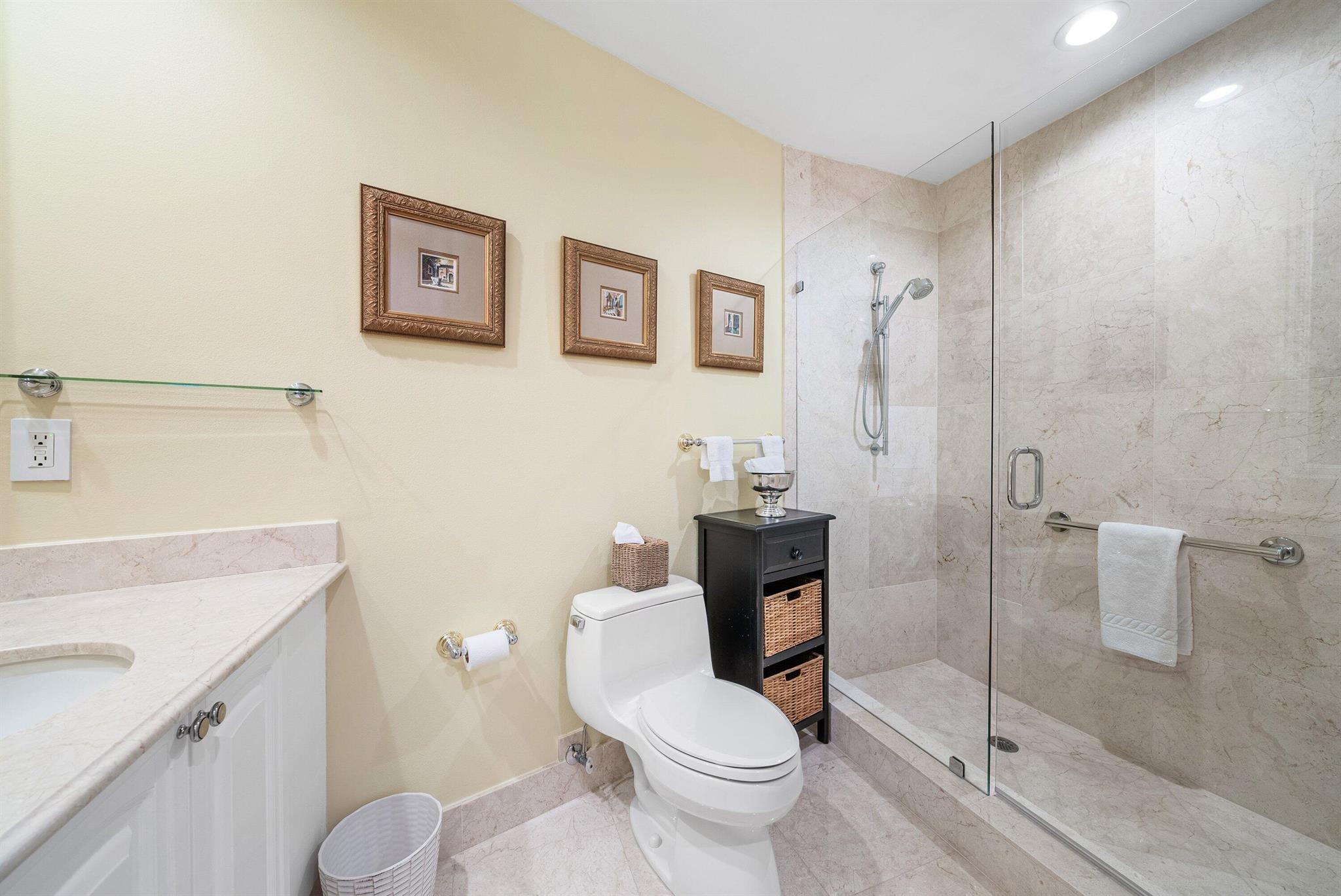 ESPLANADE GRANDE CONDO - Residential