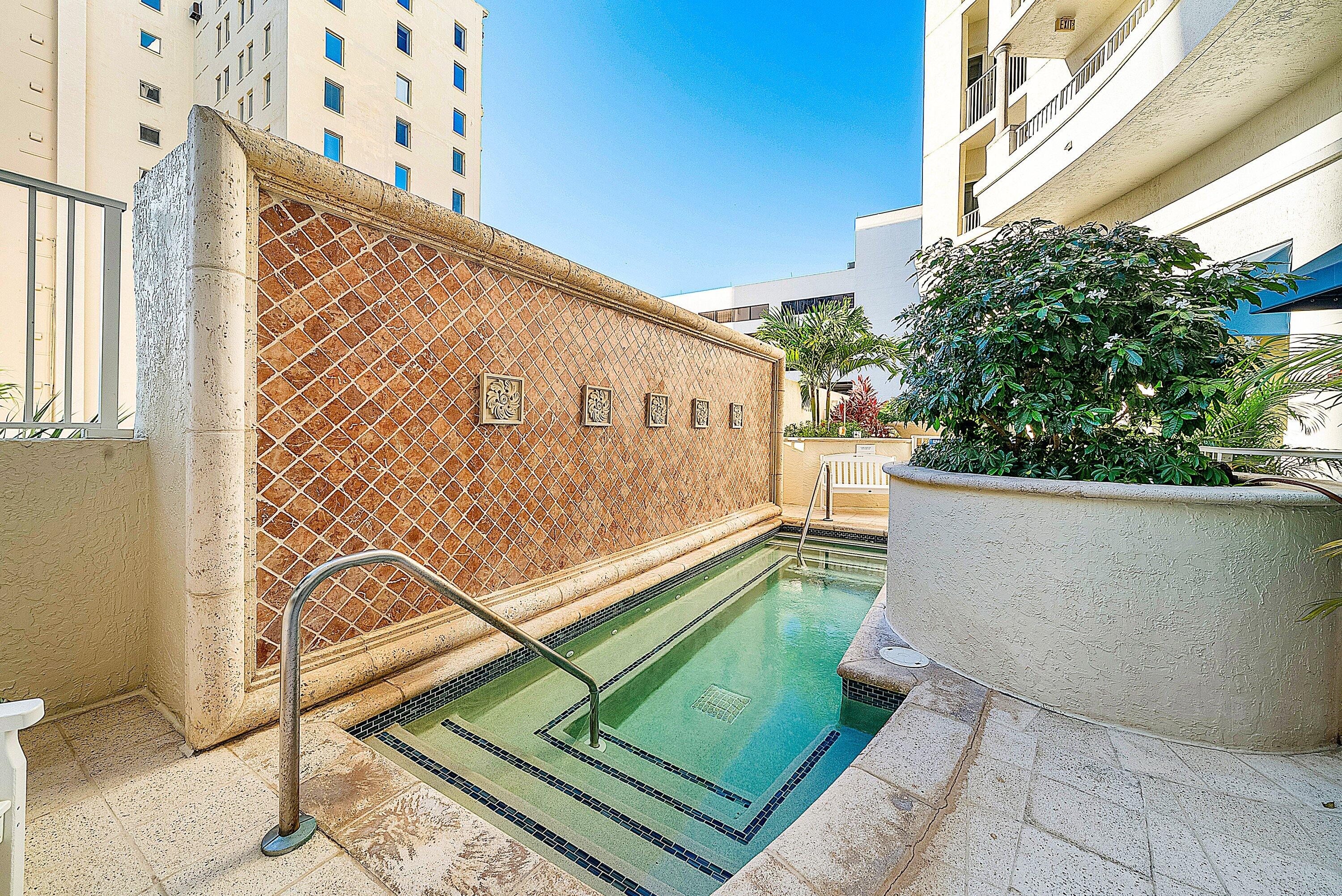 ESPLANADE GRANDE CONDO - Residential