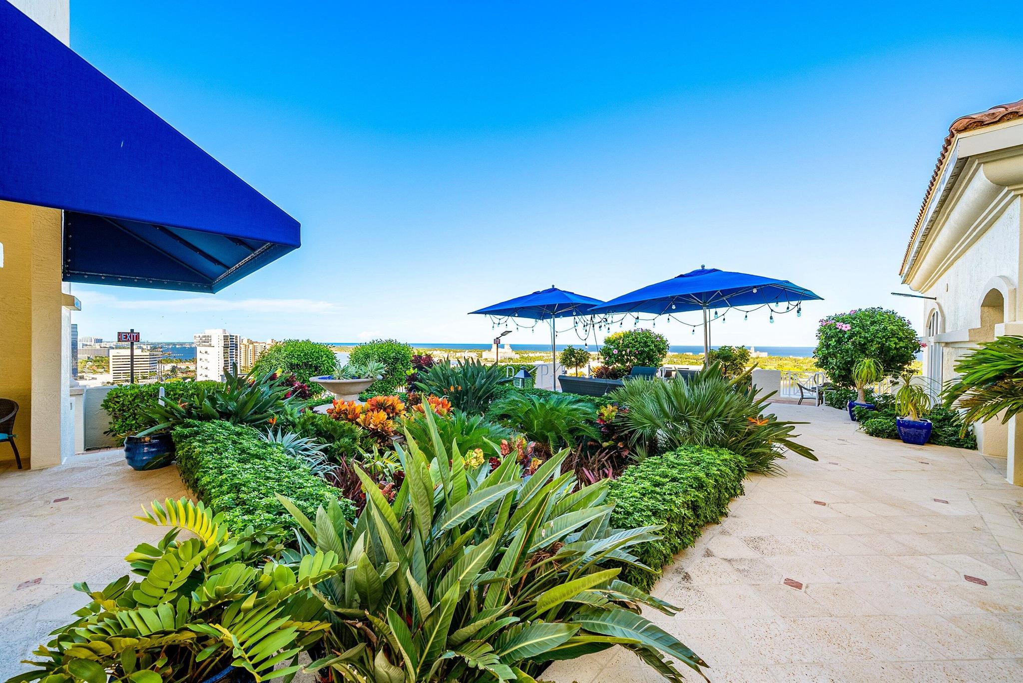 ESPLANADE GRANDE CONDO - Residential