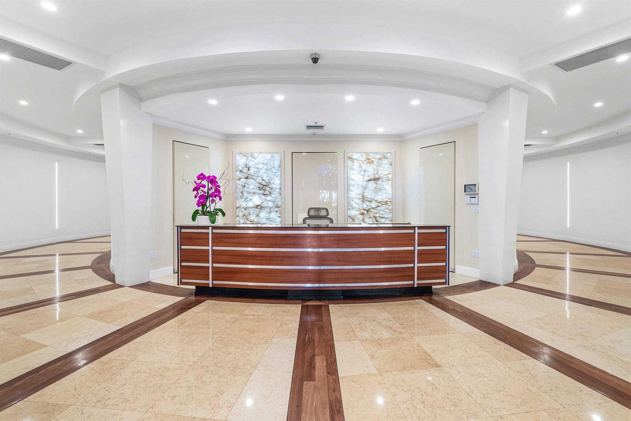 ESPLANADE GRANDE CONDO - Residential