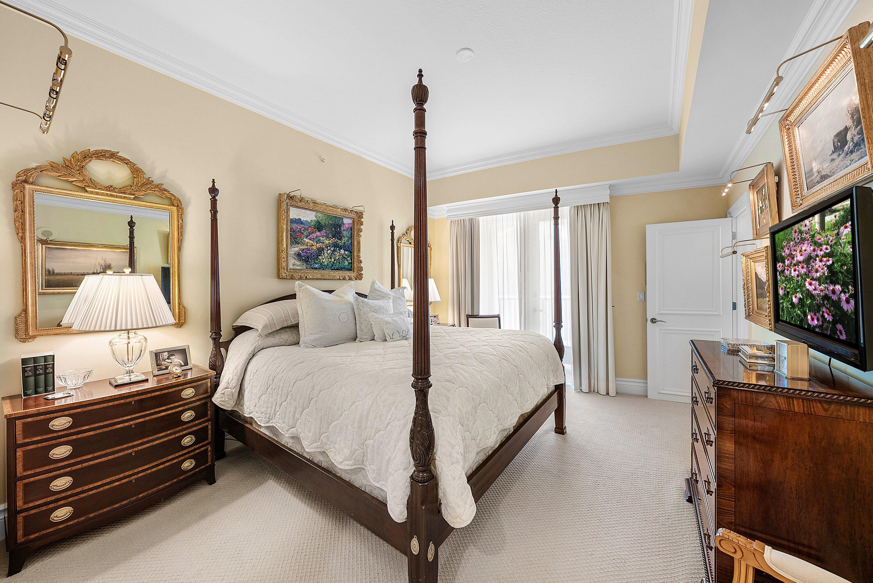 ESPLANADE GRANDE CONDO - Residential