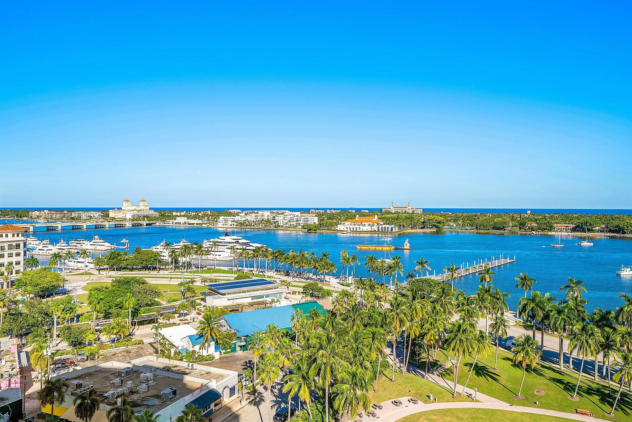 ESPLANADE GRANDE CONDO - Residential