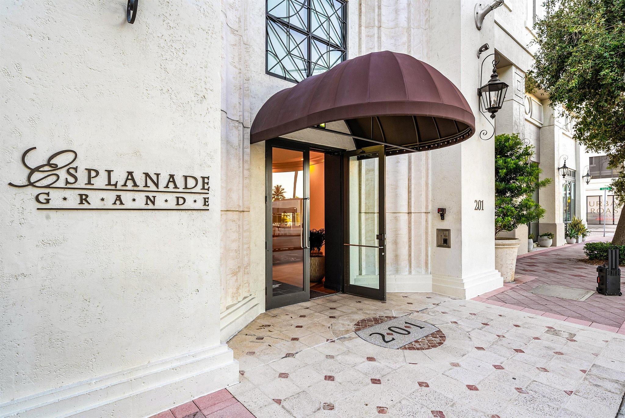 ESPLANADE GRANDE CONDO - Residential