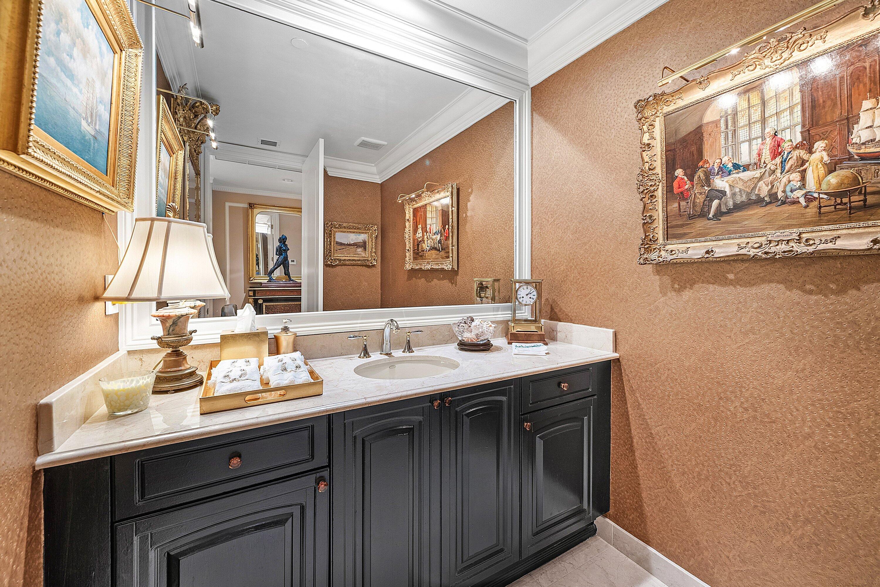 ESPLANADE GRANDE CONDO - Residential