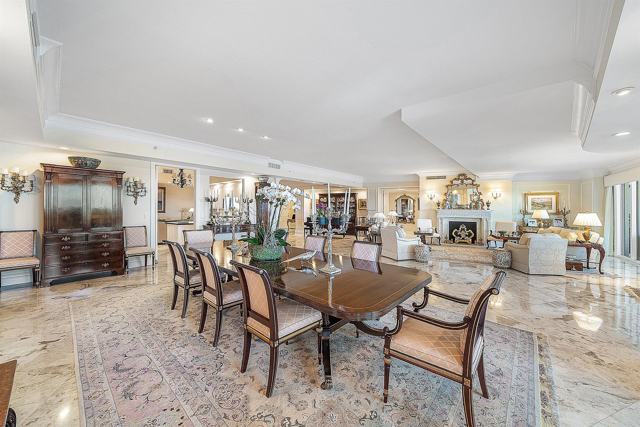 ESPLANADE GRANDE CONDO - Residential