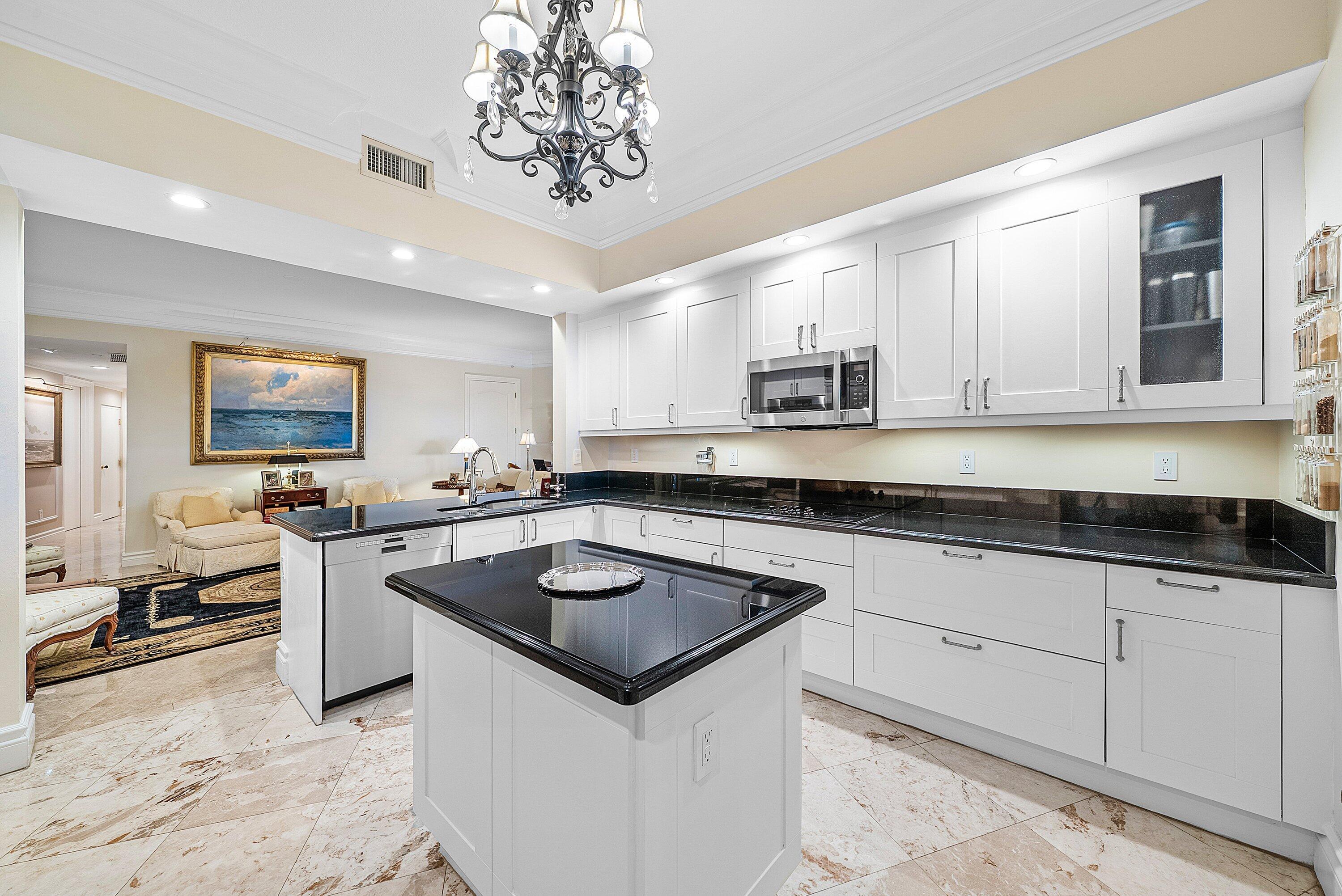 ESPLANADE GRANDE CONDO - Residential