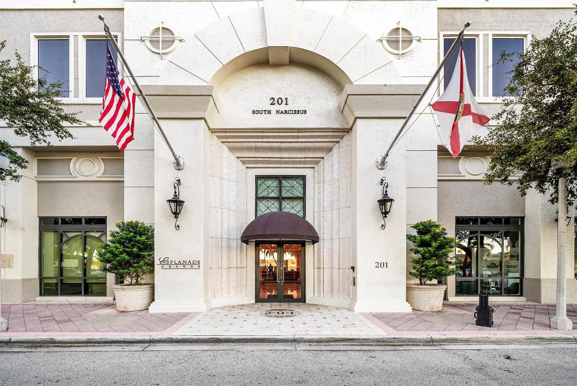 ESPLANADE GRANDE CONDO - Residential