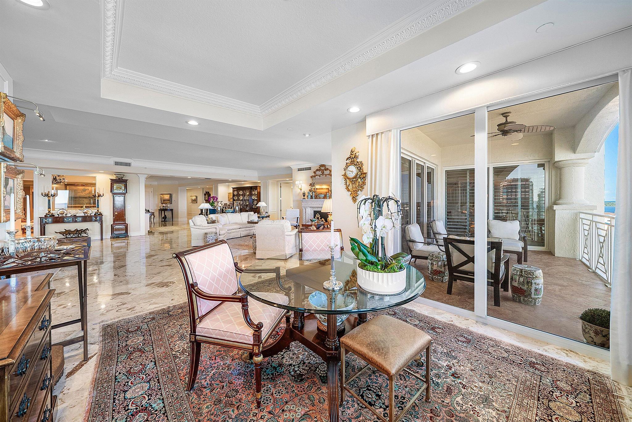 ESPLANADE GRANDE CONDO - Residential