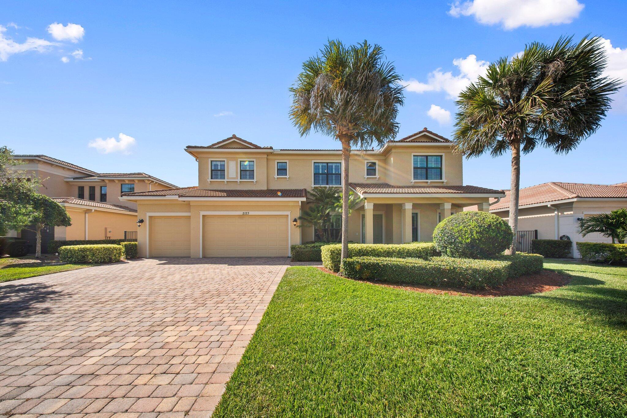 2123 NW Winterberry Trail