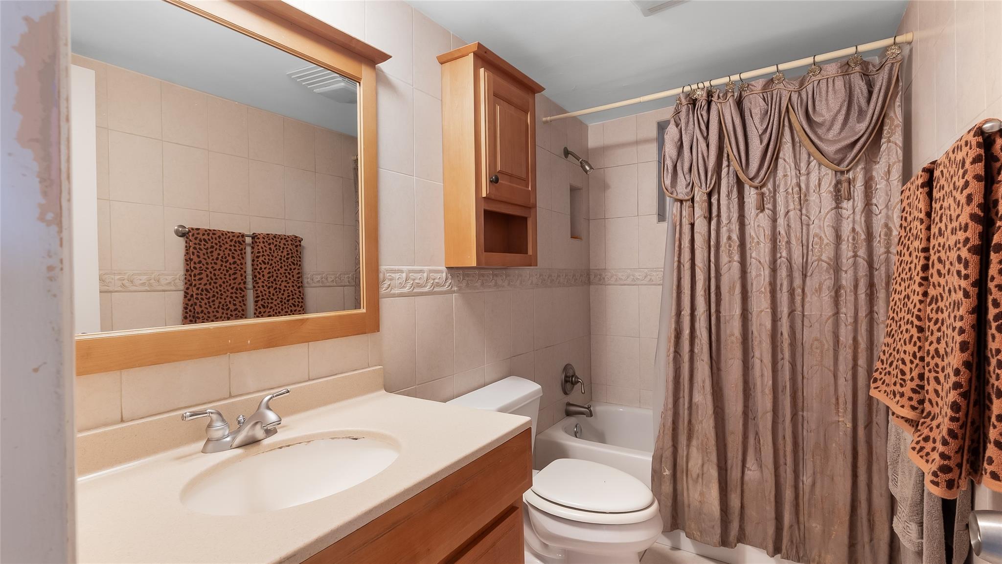 HILLSBORO WINDSOR - Residential