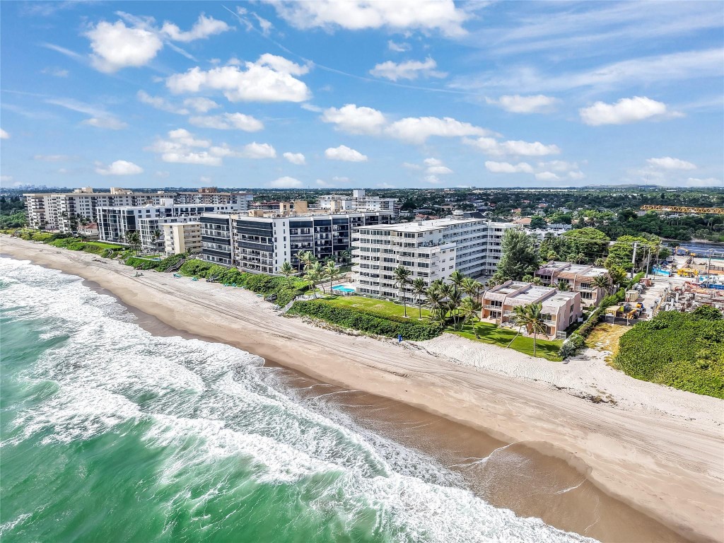 HILLSBORO WINDSOR - Residential