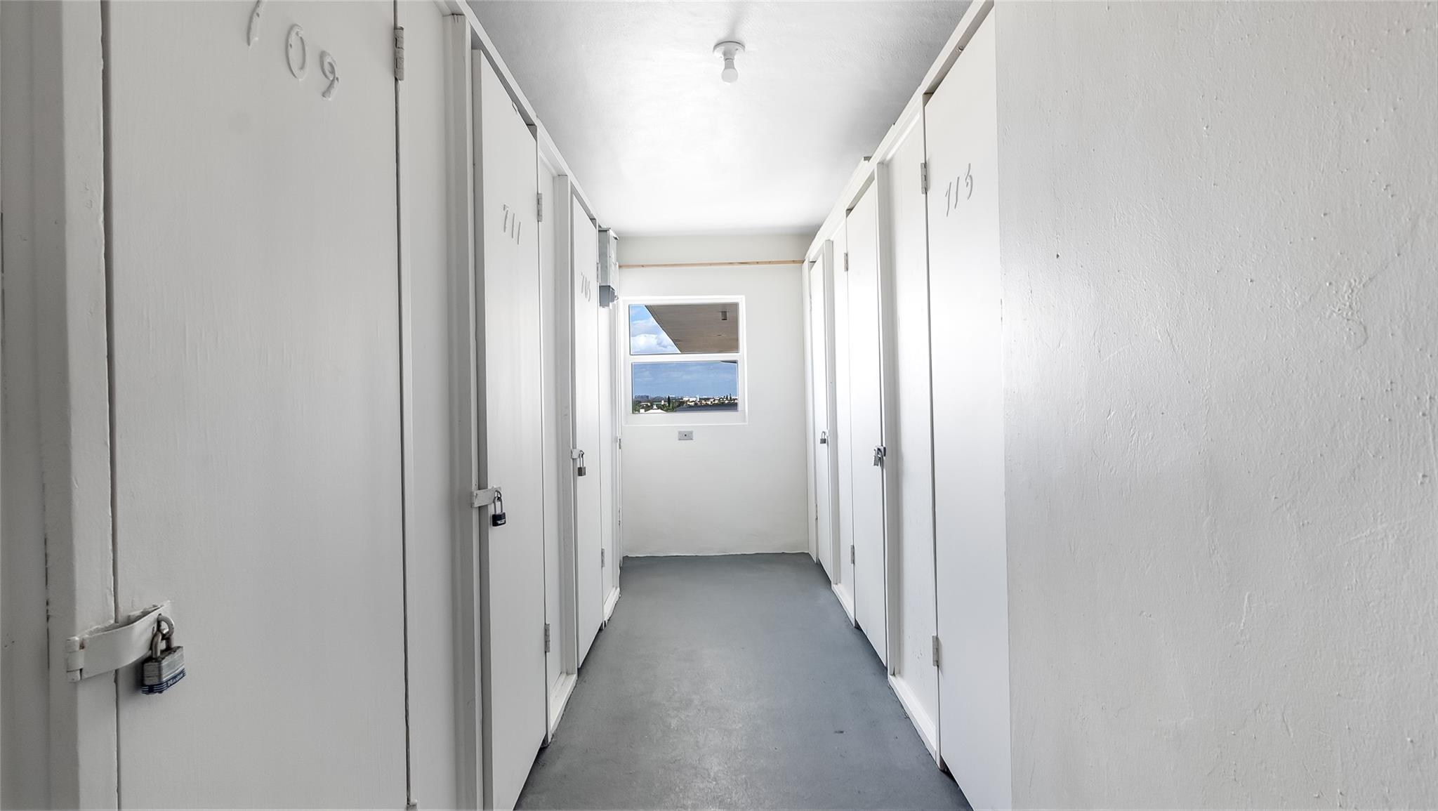 HILLSBORO WINDSOR - Residential